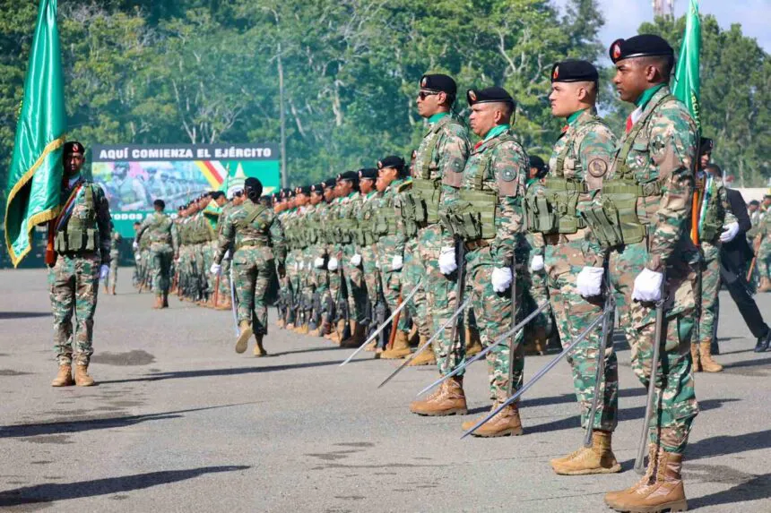 Ejército fortalece filas con 587 graduados de formación militar