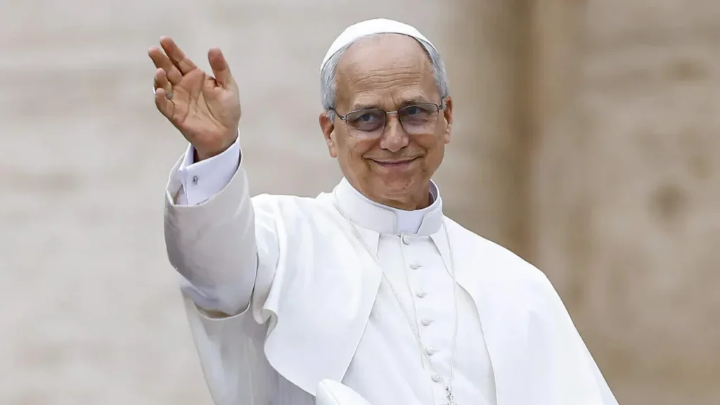 El papa insta a facilitar la posibilidad de ir a misa a quienes trabajan en domingo