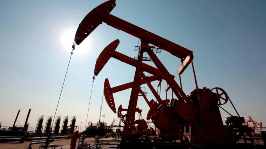 El petróleo de Texas sube un 0,02 % tras ataques en el mar Rojo y el golfo de Omán