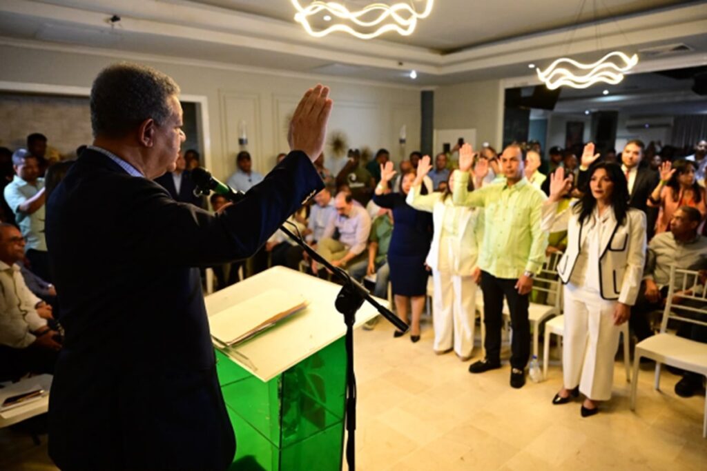 Fuerza del Pueblo fortalece sus estructuras locales y Leonel Fernández asegura: “Crecemos en cantidad y calidad”