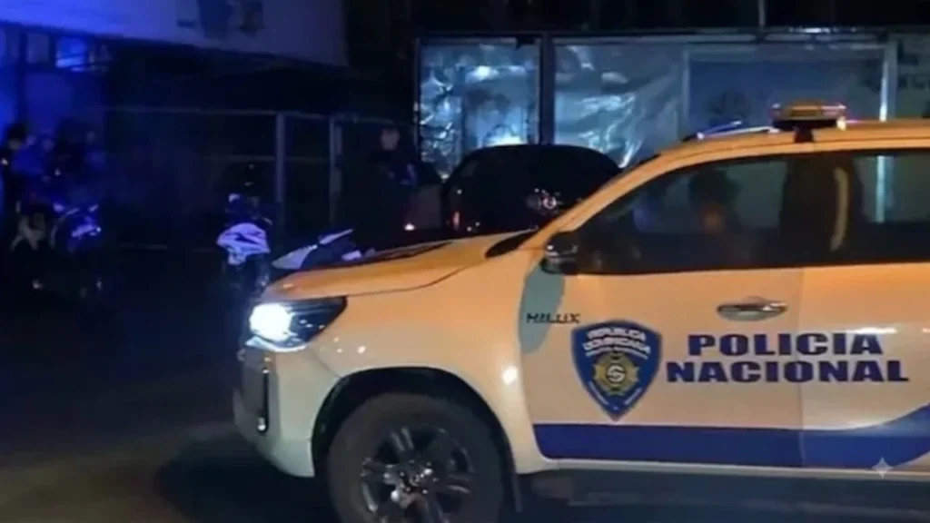 Hombre pierde la vida tras incidente con arma de fuego en parqueo de plaza comercial en La Vega