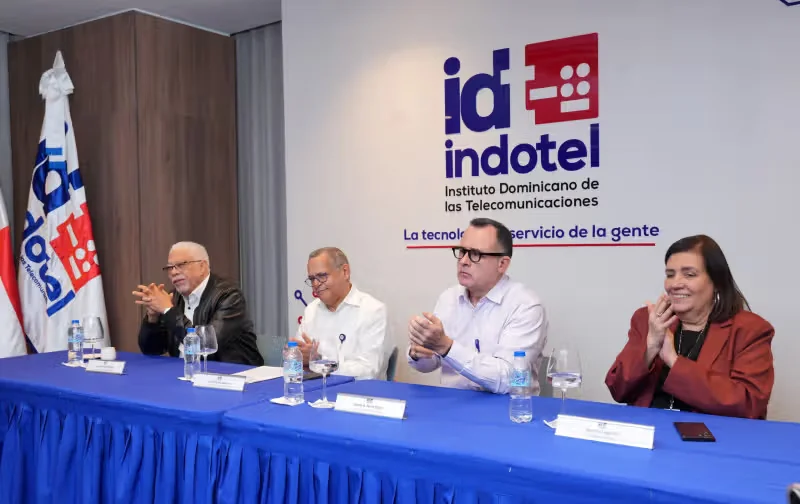 Indotel somete iniciativa de ley para sector telecomunicaciones