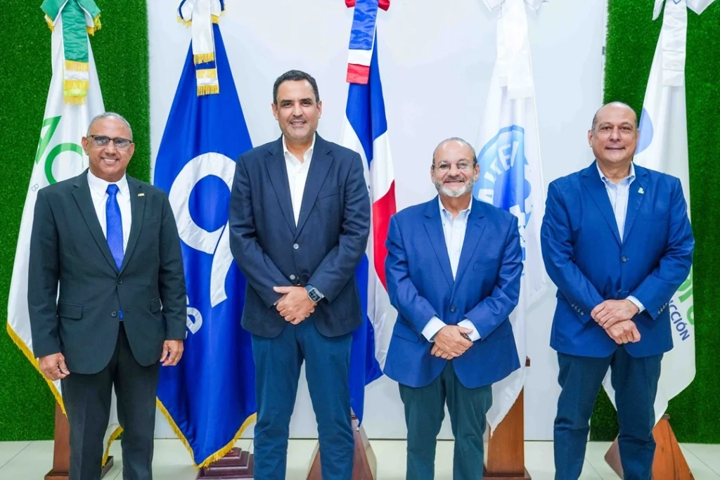 Altice amplía su programa RAEE a Santiago junto a importantes gremios empresariales