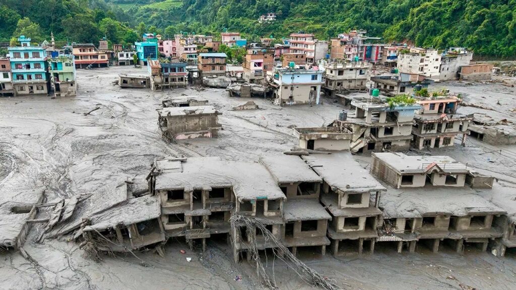 Nepal eleva a 359 los fallecidos por la masiva riada mientras continúa la búsqueda de más de 900 desaparecidos