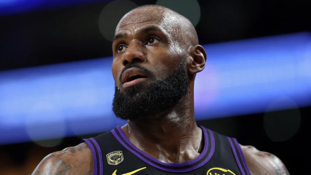 LeBron debutará ante los Knicks y regresará a Los Ángeles en Navidad: así arranca su nueva era con los 76ers