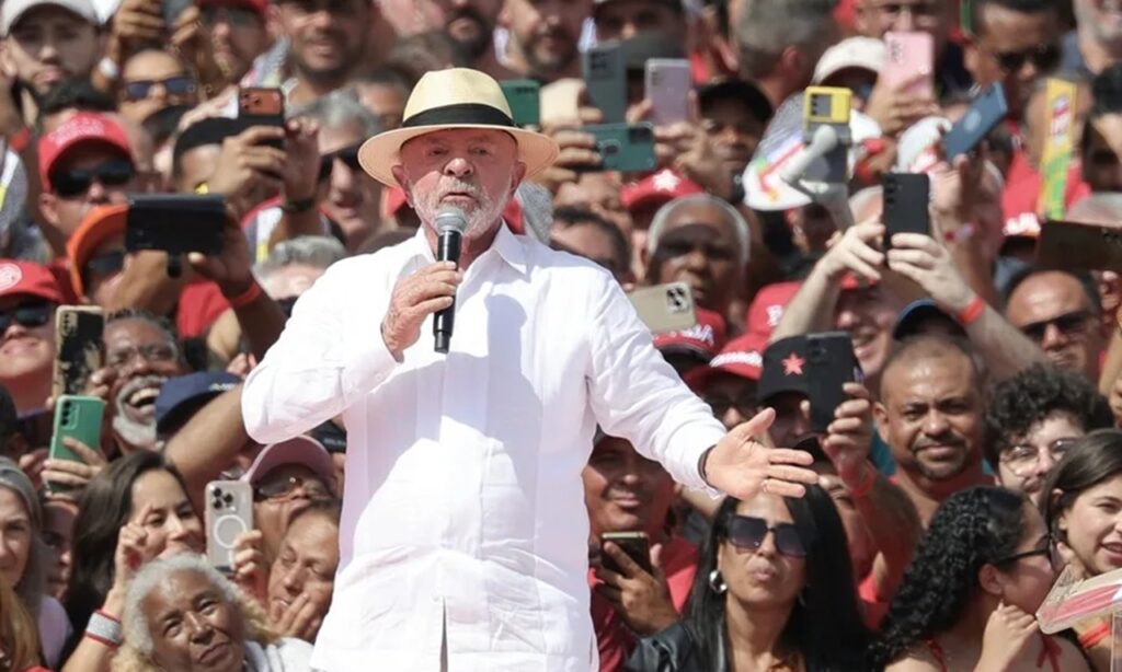 Lula se ausenta del primer debate presidencial en Brasil y lamenta el deterioro del debate político