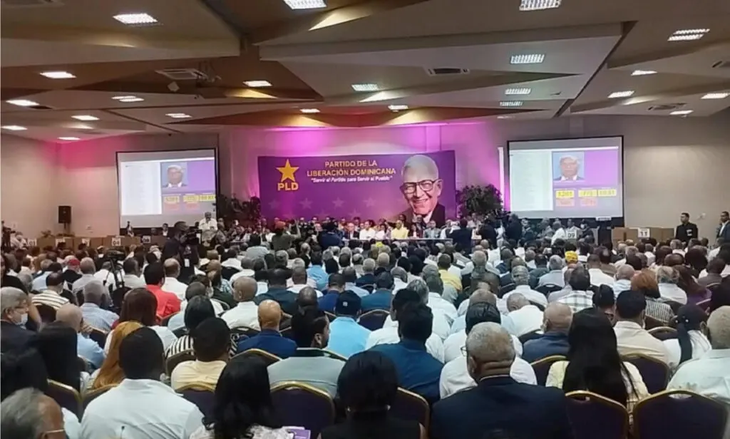 PLD impulsa montaje de consulta presidencial bajo críticas