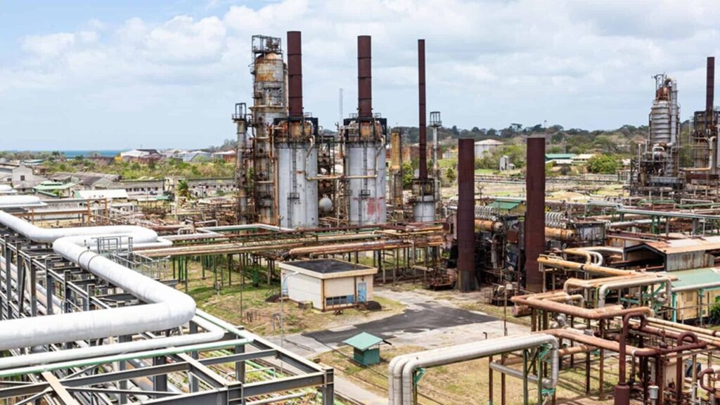 El petróleo de Texas sube 2,75 % y cierra en 77,29 dólares por barril