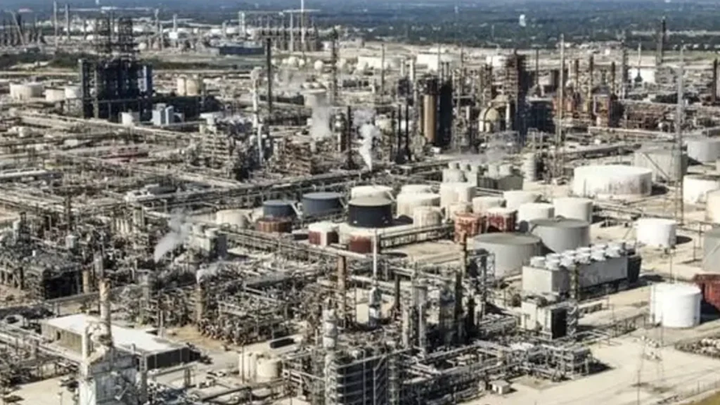 Petroleras de EE.UU. registran sus mayores ganancias en años impulsadas por precios altos y márgenes récord