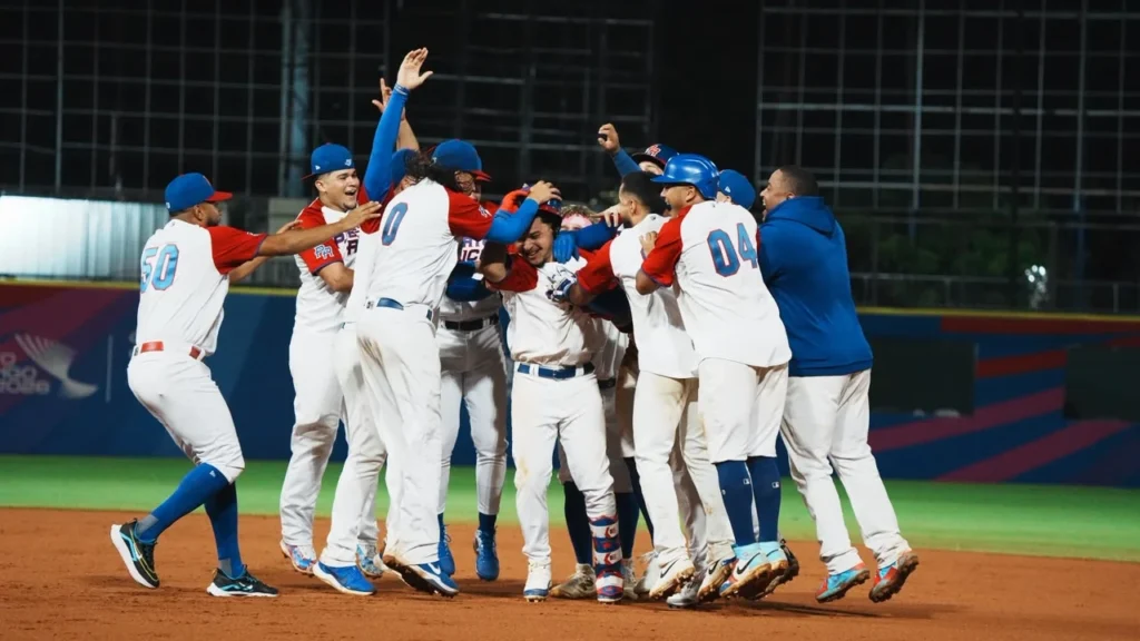 Puerto Rico deja en el terreno a República Dominicana con un dramático 4-3 en el inicio del béisbol de Santo Domingo 2026