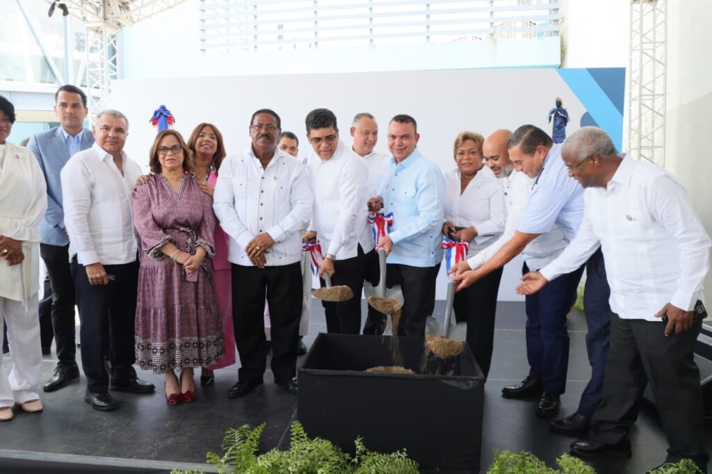 SNS inicia remozamiento de Emergencia y Pediatría en Darío Contreras
