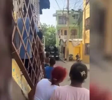 Video revela traslado del cuerpo de joven abatido en Mendoza