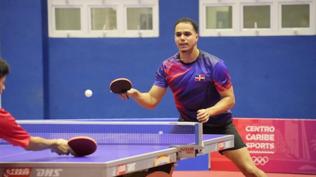 Tenismesistas dominicanos avanzan a la ronda de 32 en individual y dobles mixto