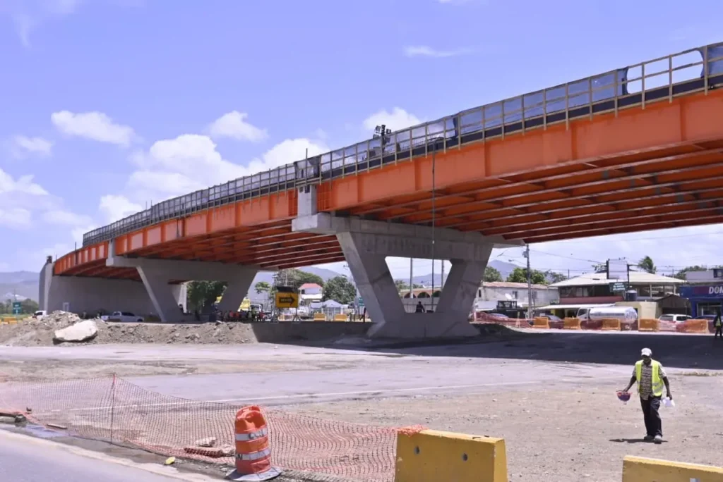 Elevado y distribuidor de Navarrete en fase de avance