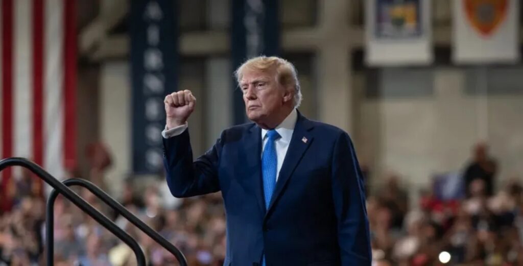Trump vuelve a escalar la tensión al adjudicarse el estrecho de Ormuz como “nuevo” territorio de EE.UU.