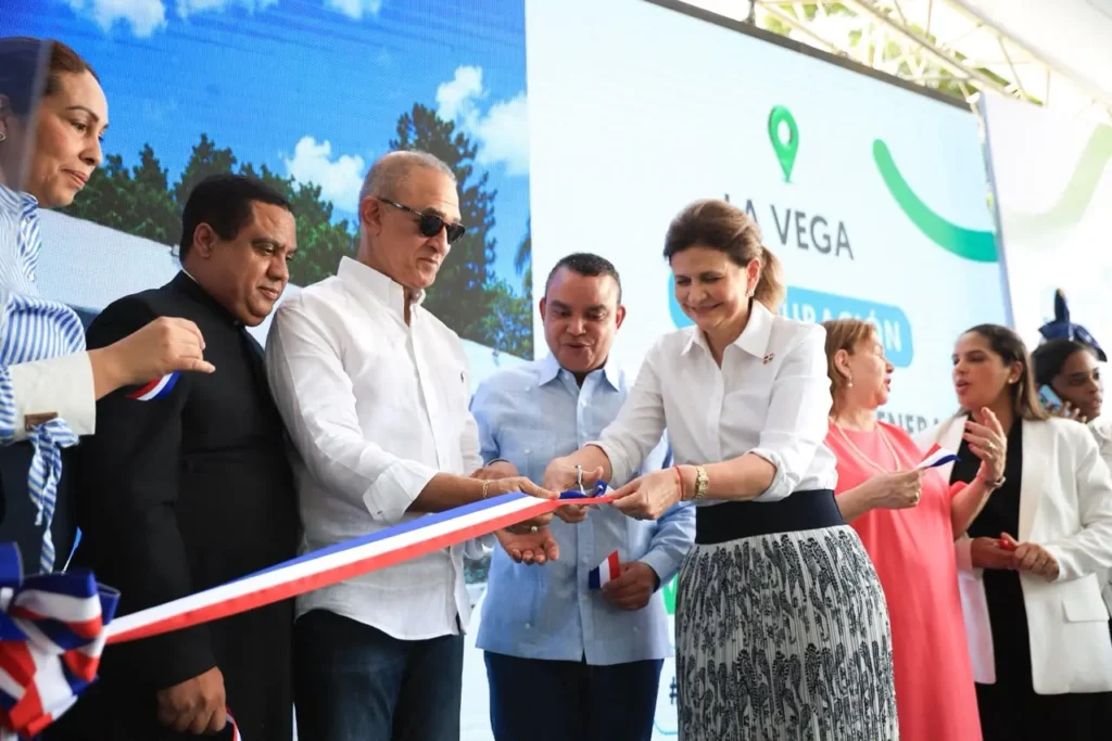 Vicepresidenta Raquel Peña inaugura proyectos en el Cibao