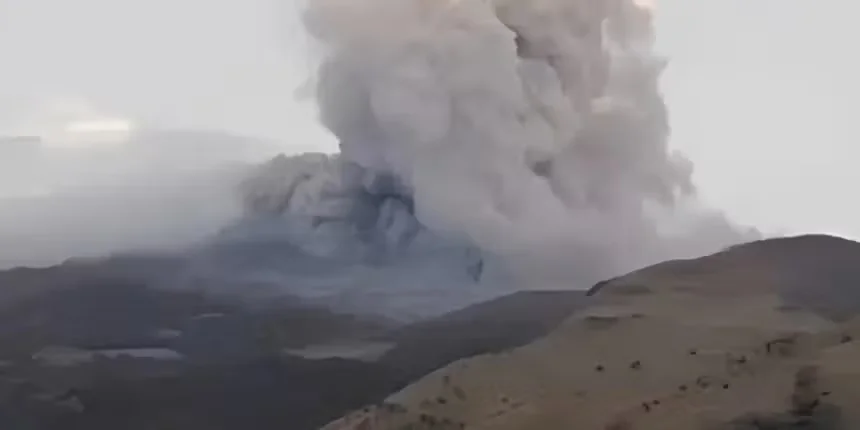 Volcán Puracé se reactiva tras terremoto de magnitud 7.4 en Colombia.