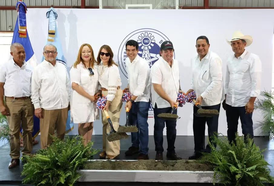 Wellington Arnaud impulsa ampliación de sistema sanitario en Luperón, Puerto Plata.
