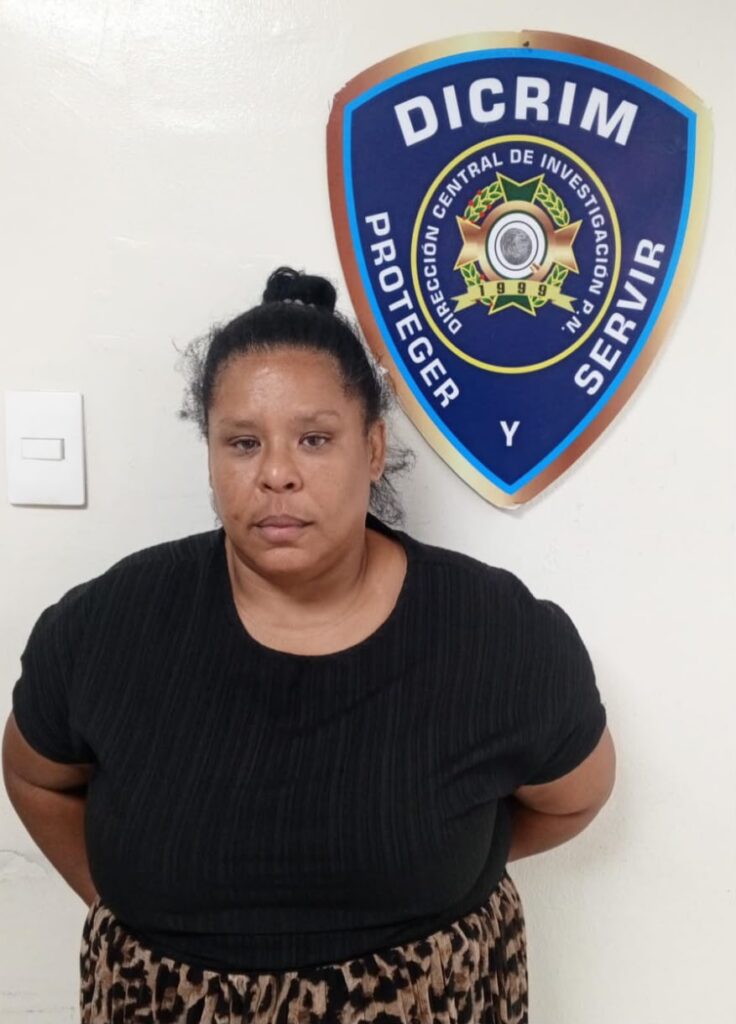 Policía detiene en flagrante a mujer que intentó realizar transferencia bancaria por medio millón de pesos con cédula falsa