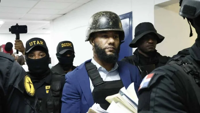 Fiscal acusado de recibir 10,000 dólares de soborno enfrenta solicitud de juicio