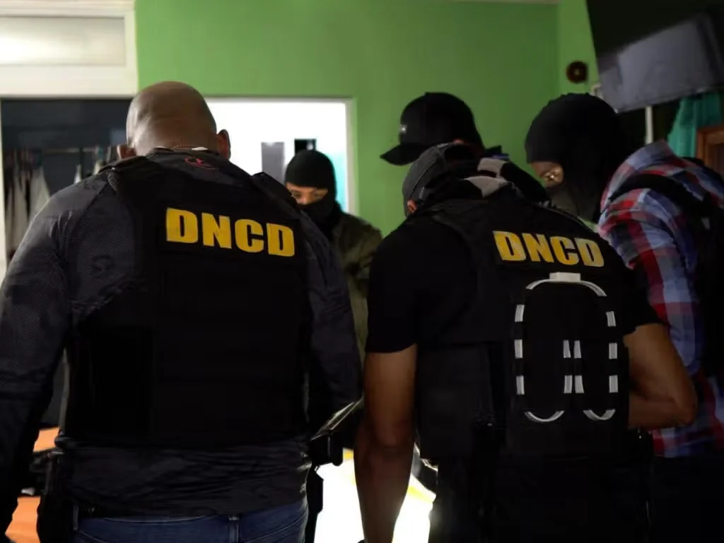 DNCD CAPTURA A “EL NEGRO AMANTE” SOLICITADO EN EXTRADICIÓN POR ASESINATO Y OTROS CARGOS EN PUERTO RICO