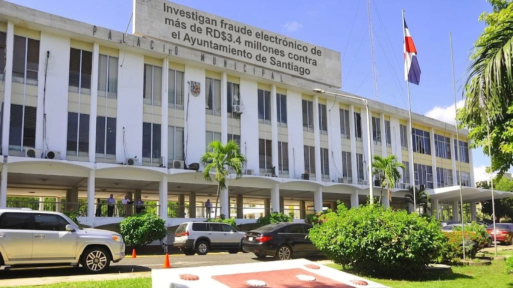 Investigan fraude electrónico de más de RD$3.4 millones contra el Ayuntamiento de Santiago