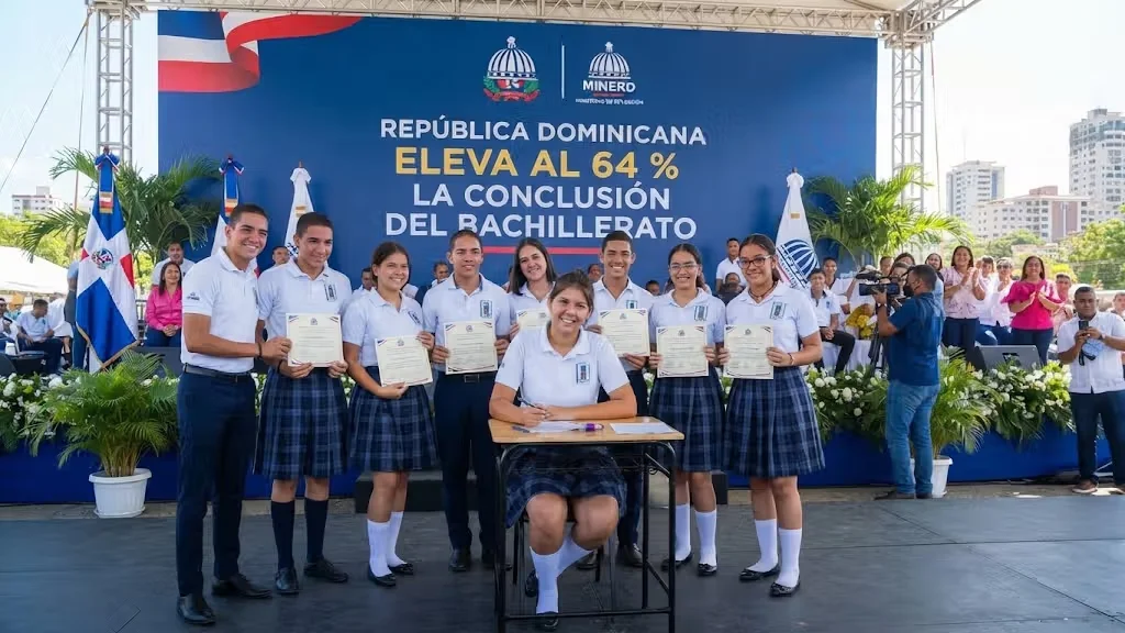 Educación reporta 64% de finalización del bachillerato en RD