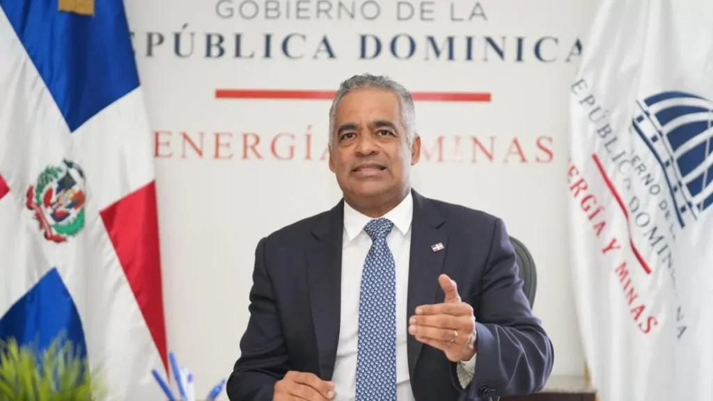 Joel Santos advierte sobre alta demanda eléctrica y pide ahorro de energía