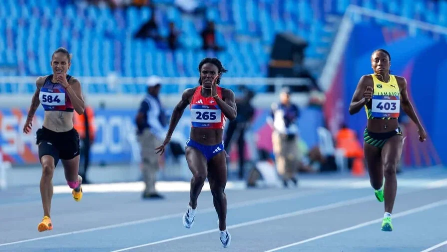 República Dominicana celebra oro histórico de Liranyi Alonso en 200 metros