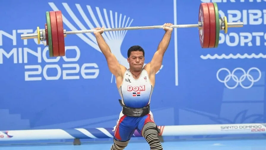 República Dominicana celebra dos medallas de Luis García en levantamiento de pesas