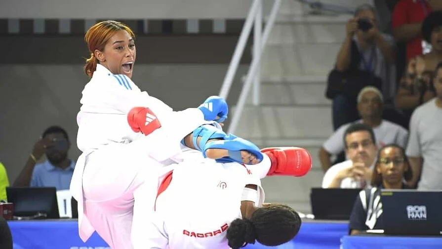Thalía Terrero logra oro en categoría 55 kilos del karate