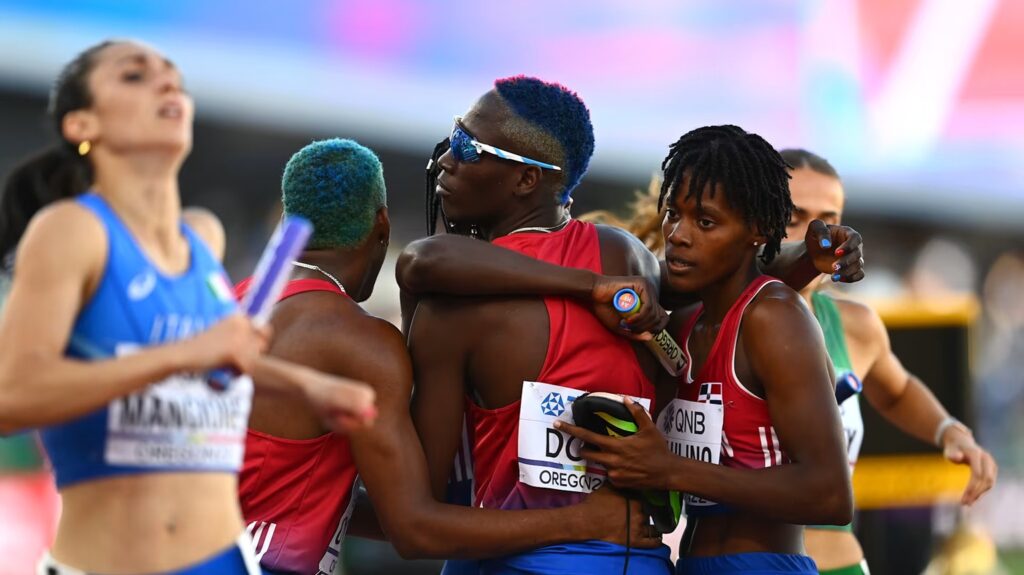 República Dominicana conquista el oro en el relevo mixto 4×400 metros con una actuación histórica