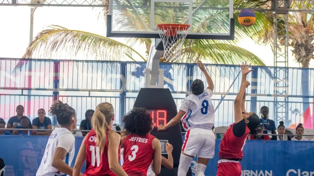 Selección femenina de RD clasifica a semifinales en baloncesto 3×3 tras vencer a México